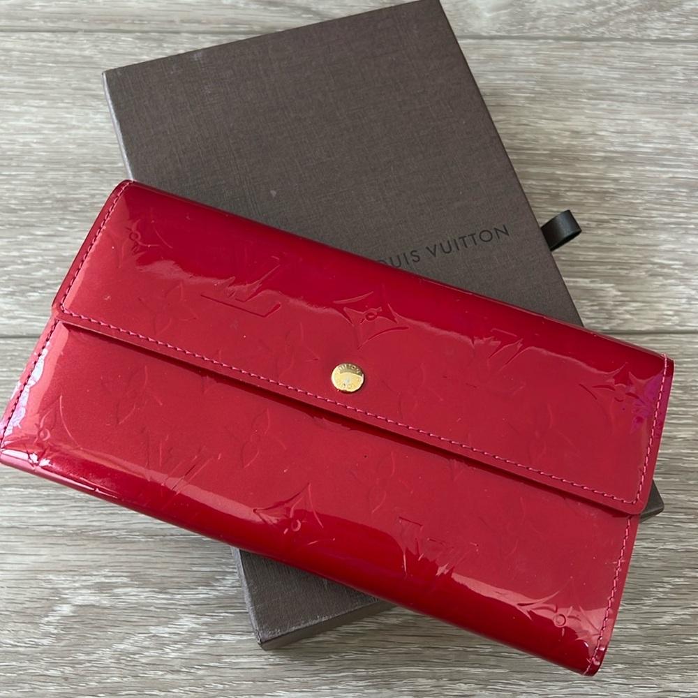Louis Vuitton Cuir Verni large zippy wallet, RED